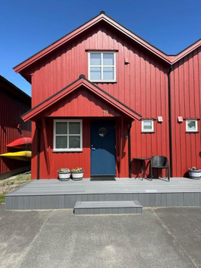 Rorbu ved vannet